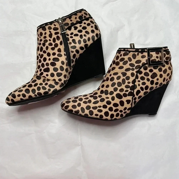 Isaac Mizrahi New York leather leopard print ankle wedge booties size 8 1/2 - Picture 3 of 11